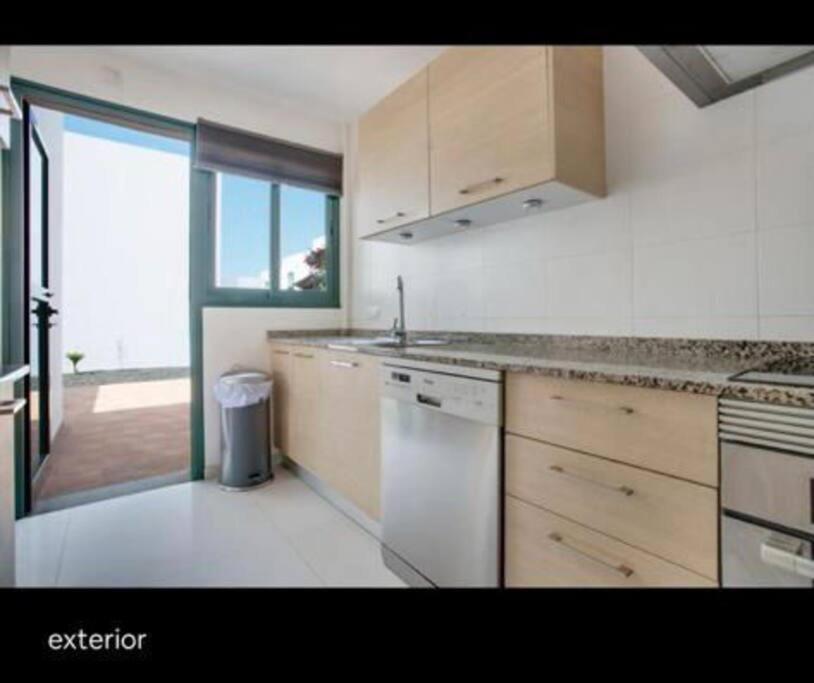 Spacious Private Villa & Private Heated Pool - Villa Sunshine Costa Teguise Buitenkant foto